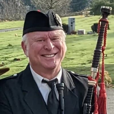 Seattle's Bagpiper Neil Hubbard