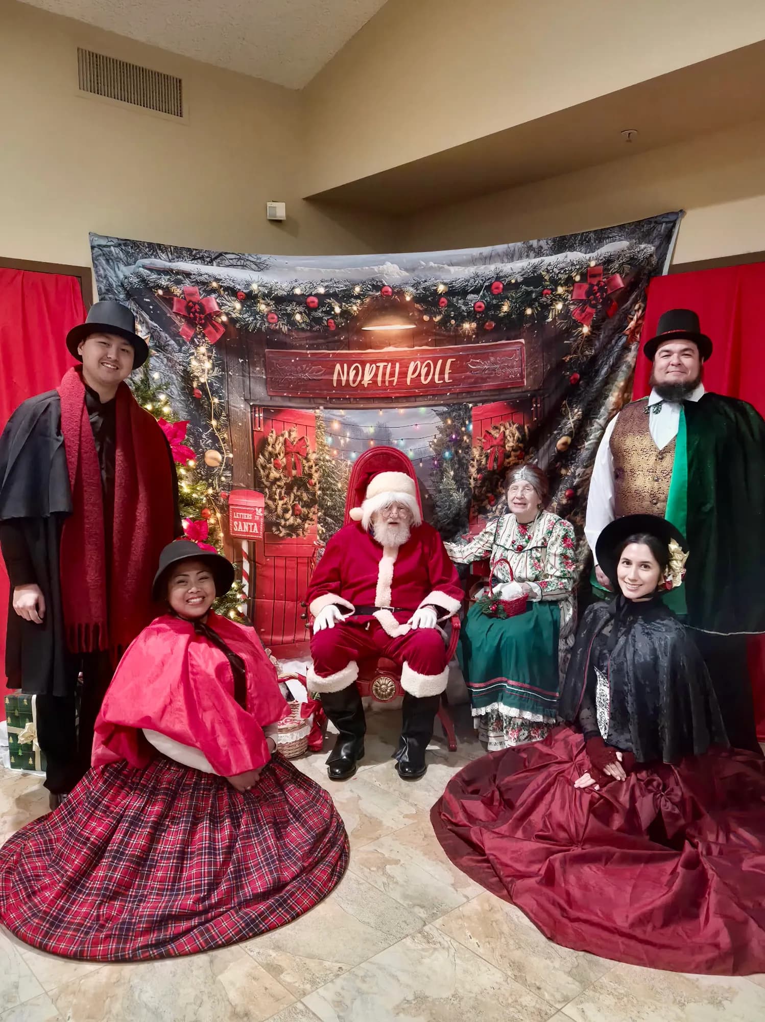 Santa Ana's Little Helpers